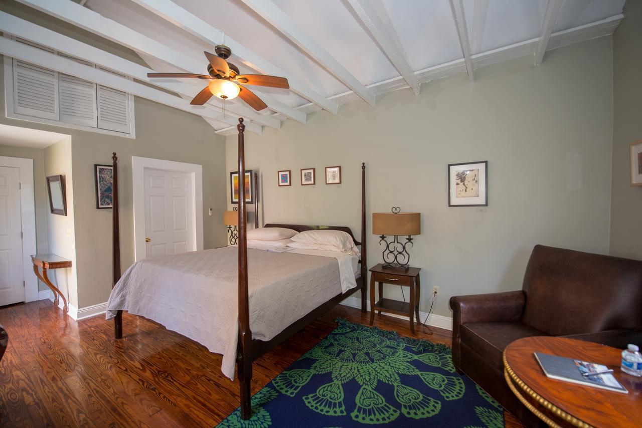 Maison De Macarty Bed & Breakfast Ню Орлиънс Екстериор снимка