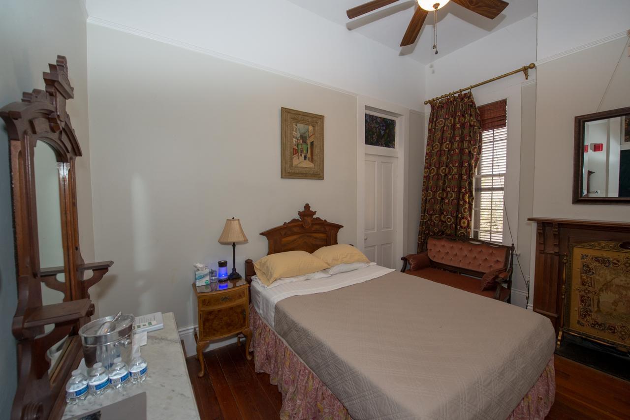 Maison De Macarty Bed & Breakfast Ню Орлиънс Екстериор снимка