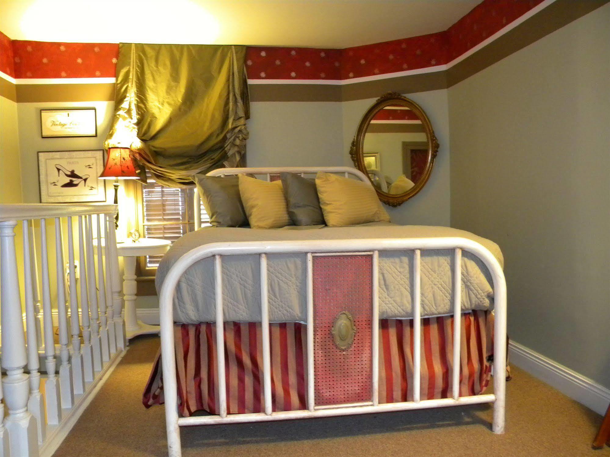 Maison De Macarty Bed & Breakfast Ню Орлиънс Екстериор снимка