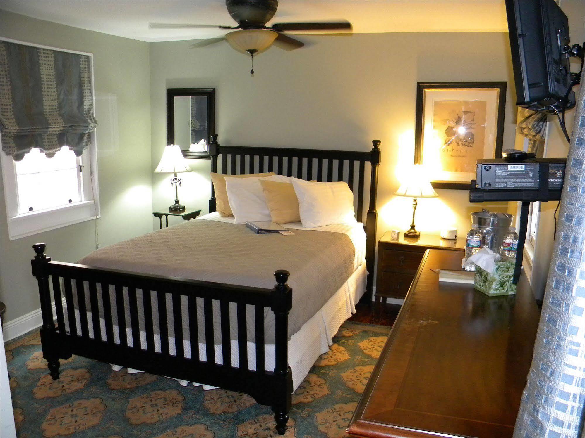 Maison De Macarty Bed & Breakfast Ню Орлиънс Екстериор снимка