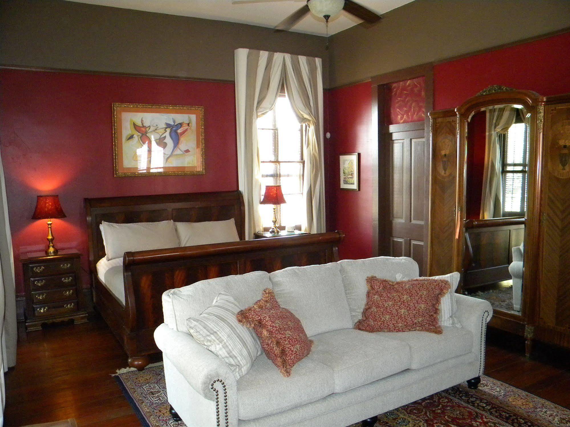 Maison De Macarty Bed & Breakfast Ню Орлиънс Екстериор снимка