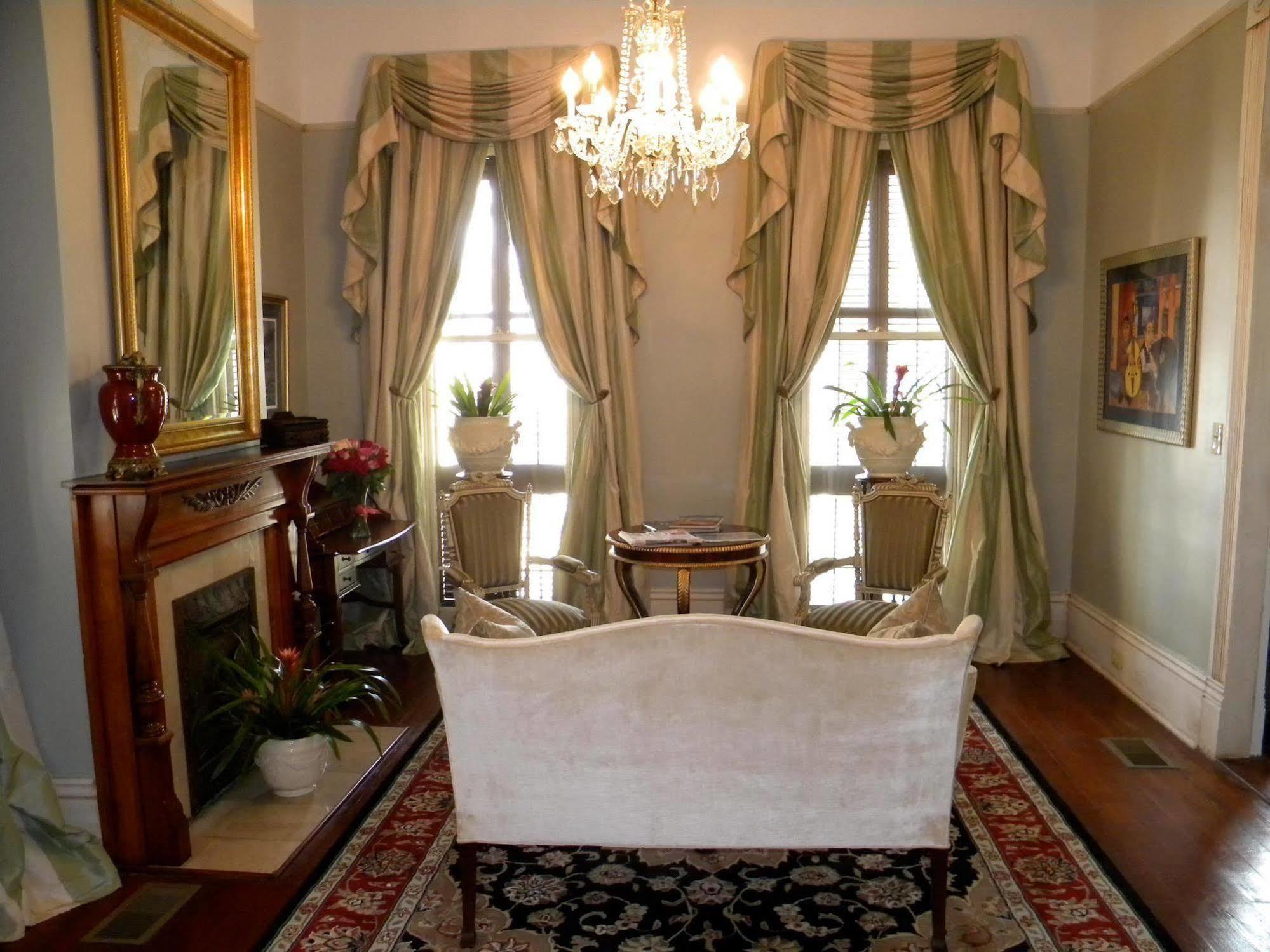 Maison De Macarty Bed & Breakfast Ню Орлиънс Екстериор снимка